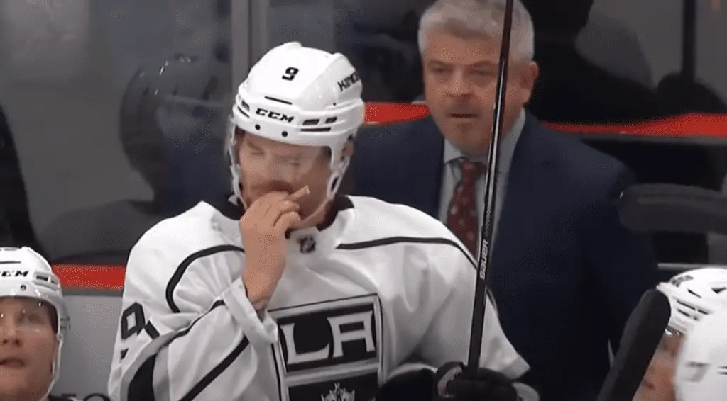 Why Do Hockey Players Use Smelling Salts? (Is It Legat!)